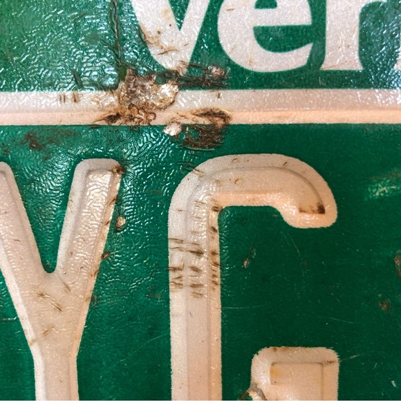 Vermont License Tag Plate Green Mountain State EYG 216 Expired 2010 Authentic - Picture 8 of 9